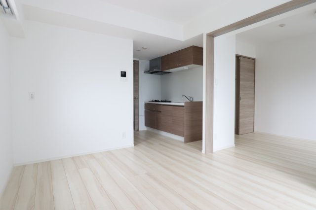 GENOVIA花月総持寺0501号室 リビング