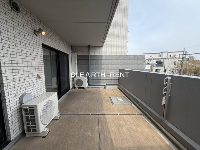 プラシア蒲田 ＴＨＥ ＧＲＡＮＤ ＲＥＳＩＤＥＮＣＥ4階 ヨガなどもできる広々としたルーフバルコニー