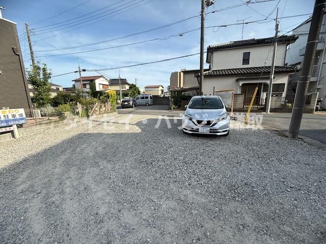 ベルゾーネ仁戸名　 駐車場