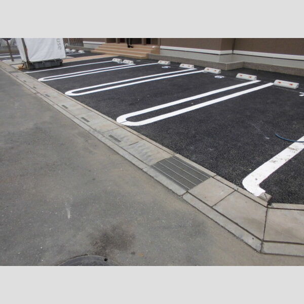 サンメゾン M’S 駐車場