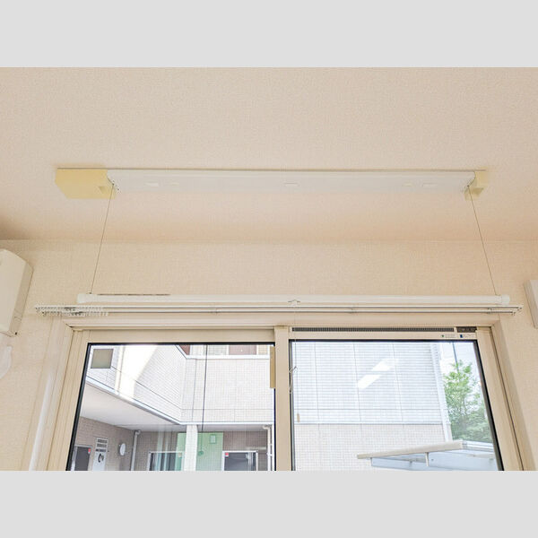 ヴィラ ホースシュー101号室 室内物干し