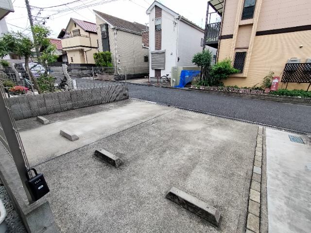 アウローラ 駐車場