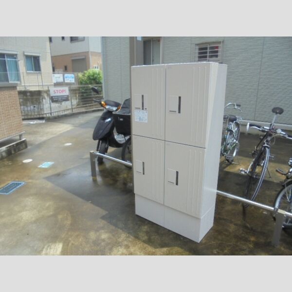 セジュールエスト　弐番館 宅配ボックス