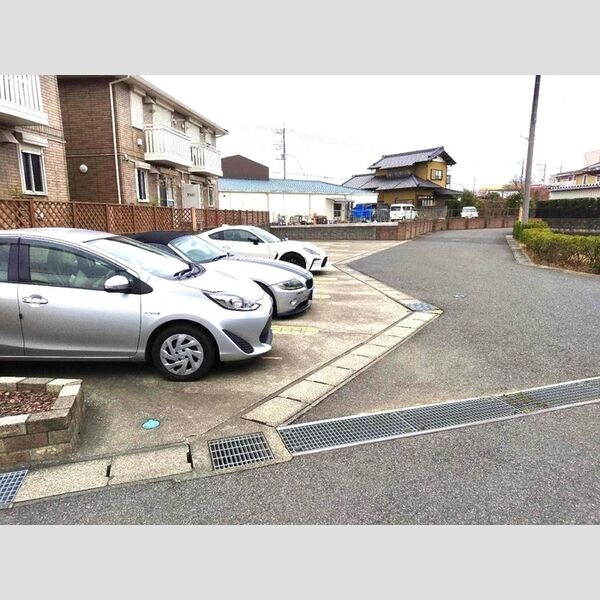 グランディハイツ　Ⅰ・Ⅱ 駐車場