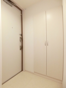 リブリ・ラサンテ湘南 玄関