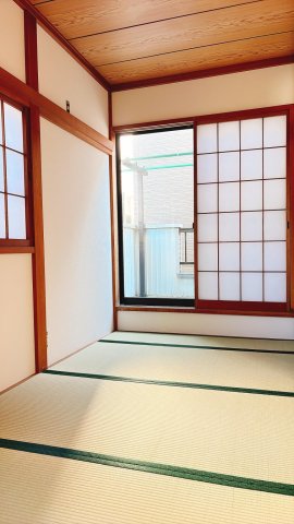 TKハウス西浦和 ２階和室。寝室やリラクゼーションルームとしても使用できます
