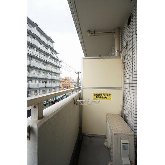 エレガンス綾瀬５0308号室 バルコニー