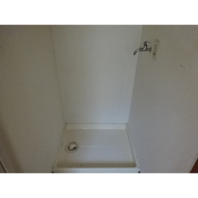 朝日ハイツ 室内洗濯機置場