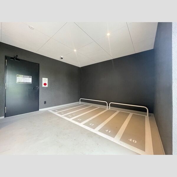 ロイジェント練馬高野台0901号室 駐輪場(屋内区画)※契約制・有料