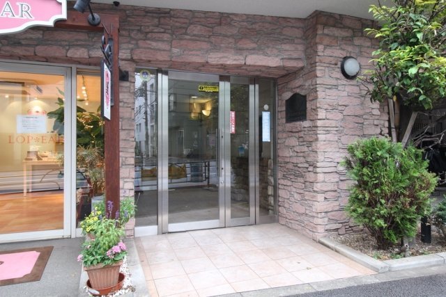 メインステージ本駒込駅前 エントランス