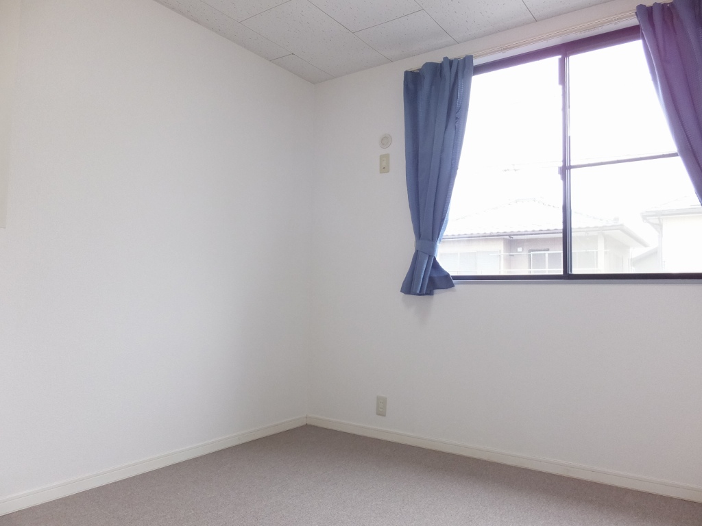 レオパレスサンパティーク101号室 ２階居室は２部屋ございます。