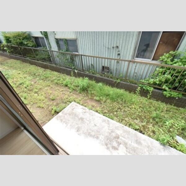 レザンシャトー102号室 テラス