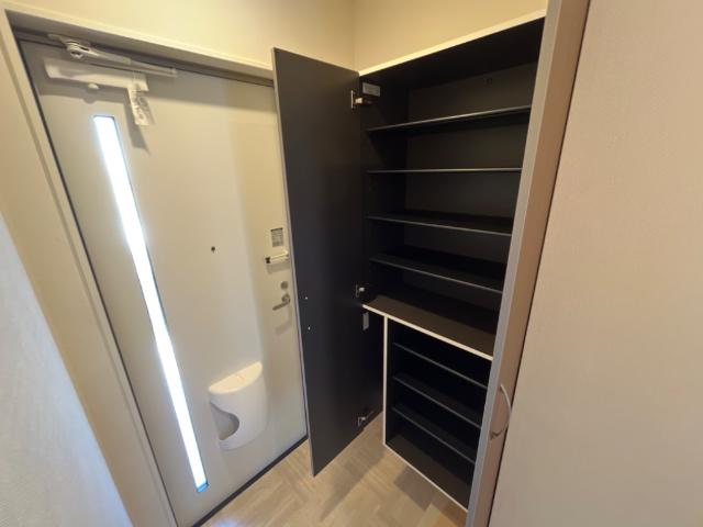 サンルージュ107号室 下駄箱