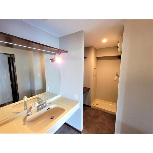 綾東ヴィレッジ弐番館506号室 同建物別部屋の参考画像