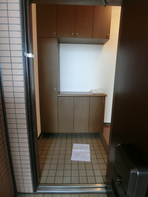 リヴェール高幡６ 玄関