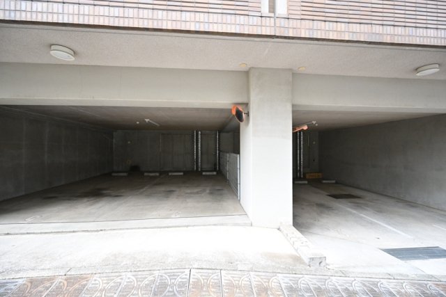 オードシュール7階 駐車場