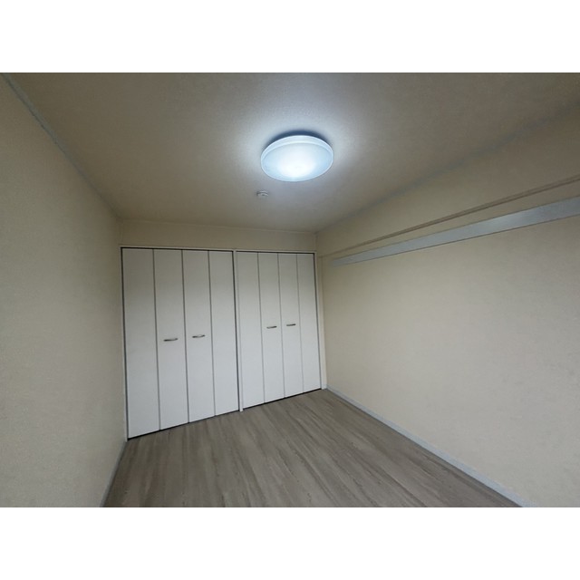 パームヴィラ鴨居401号室 リビング