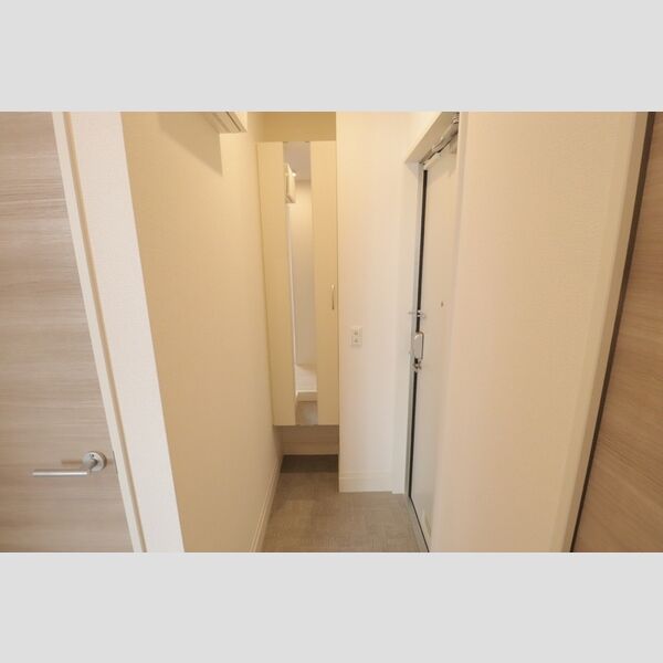 コリーヌヴェール日進306号室 玄関