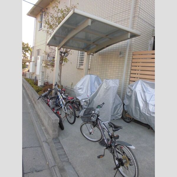 ルーチェ 駐輪場