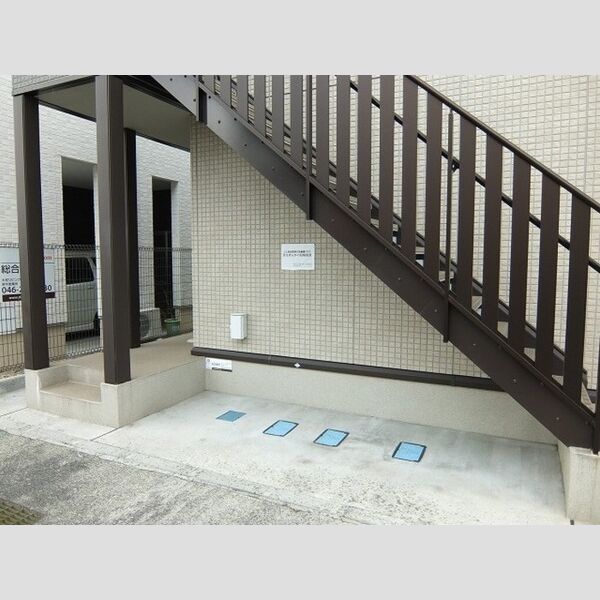 オーガスト螢 駐輪場