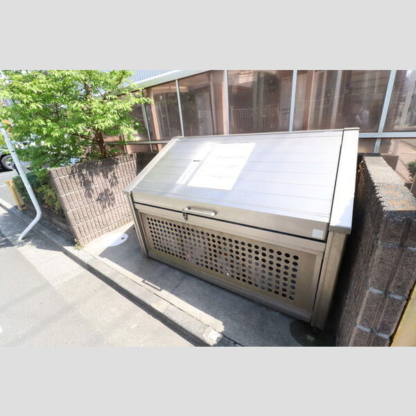 ローズベリー　A・B ゴミ置き場