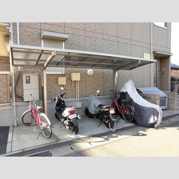 グランヴュルデ 駐輪場