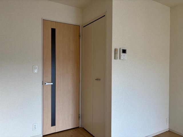 ストレリチア．M202号室 TVモニターホン付きで安心です