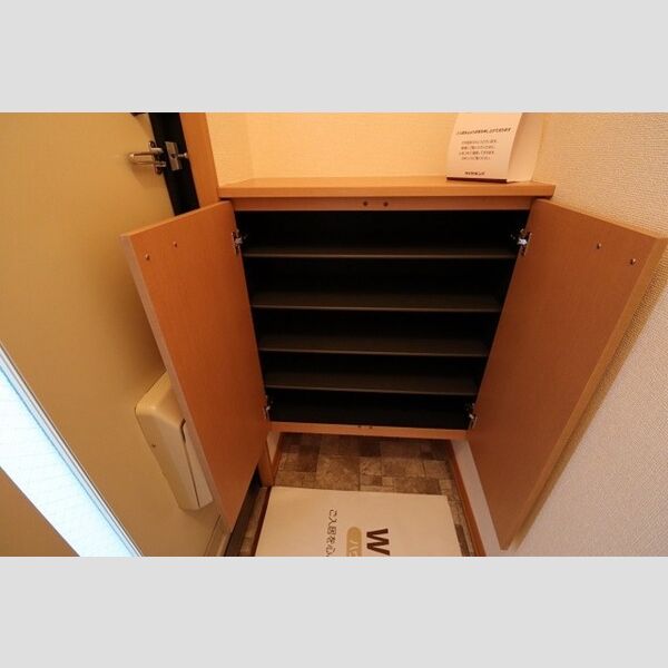 サンライズ　D102号室 シューズボックス