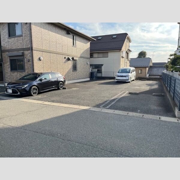 メゾン・ルミエール 駐車場(要空き確認)