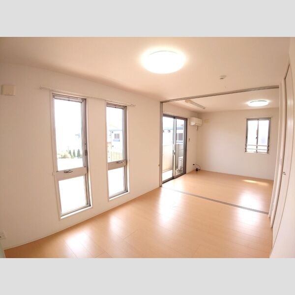 ソレイユ205号室 洋室【6帖】