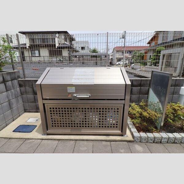 セレジェイラ103号室 ゴミ箱