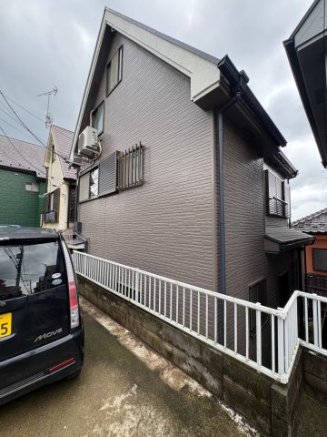 アルストロメリア 駐車場