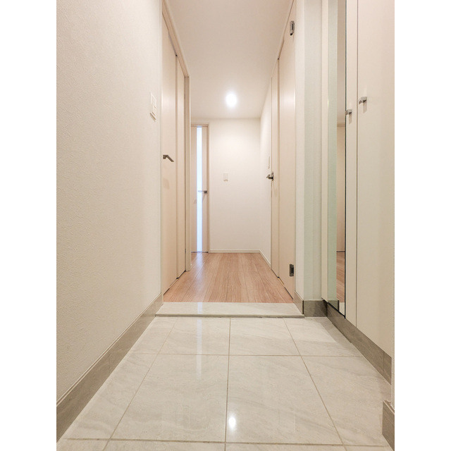 オーパスホームズ武蔵小金井0402号室 玄関