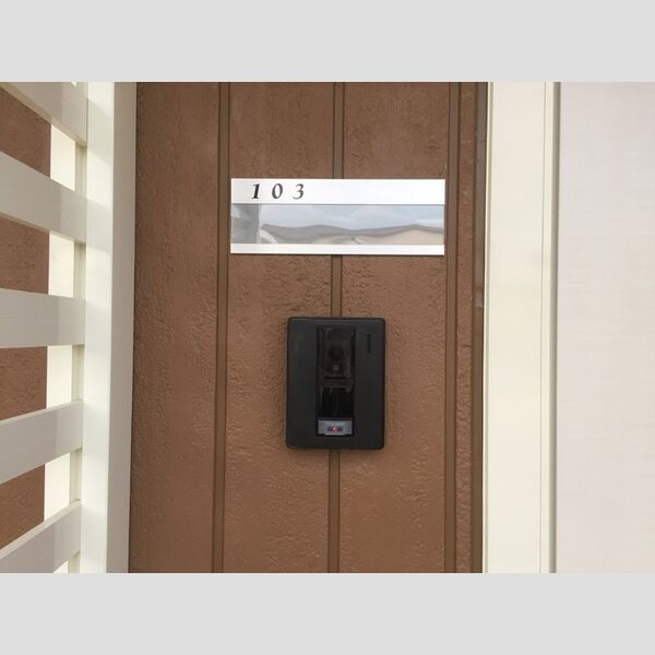 サニーフラット 表札・インターフォン