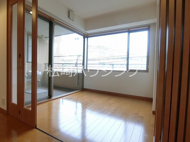 ディアクオーレ中野文園 内観