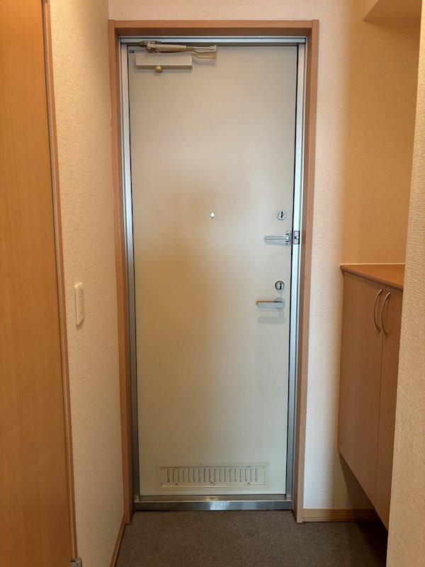 GENOVIA原木中山1階 玄関