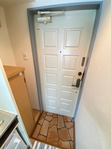 セントラル三ツ沢 玄関