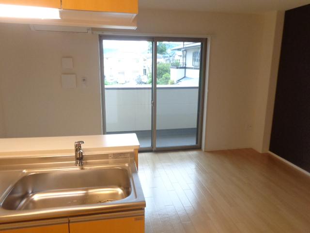 イーストーン リビング