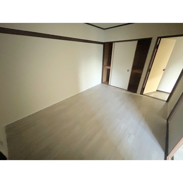 グランデュール瀬戸岡203号室 内観