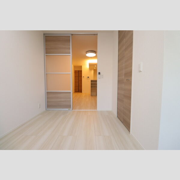 ラリュール赤塚Ⅱ301号室 洋室