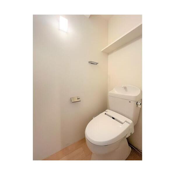 レジス飛鳥山公園402号室 トイレ