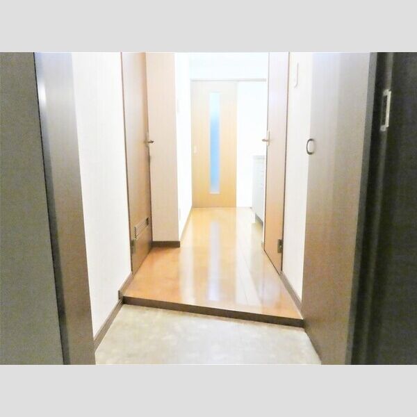 ハイムフローラ 玄関ポーチ