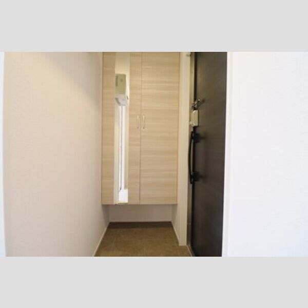 D Paina 菅北浦301号室 玄関