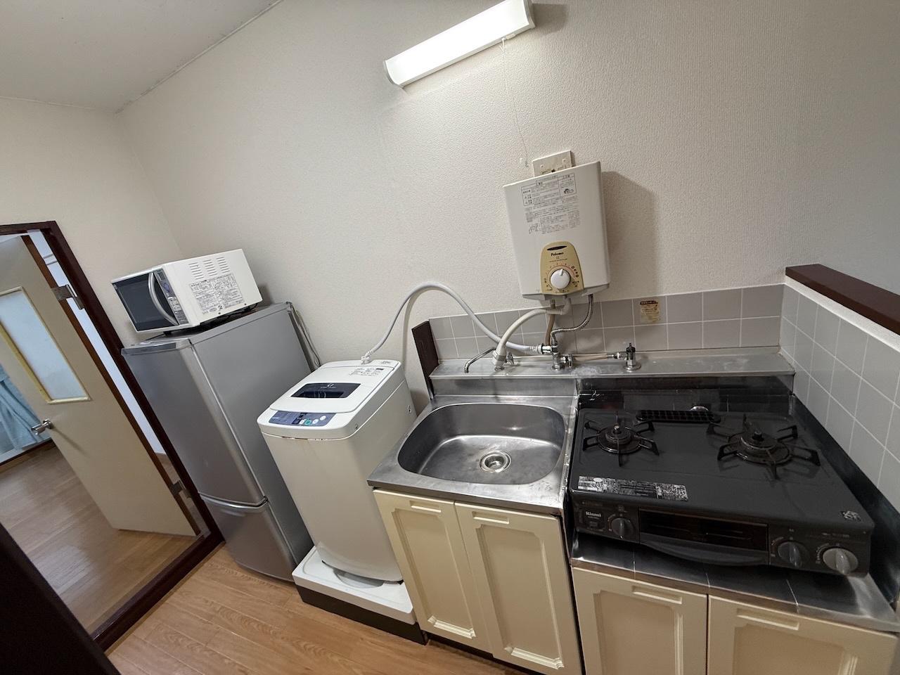 サンシティ新倉 冷蔵庫、電子レンジ、洗濯機付きです。