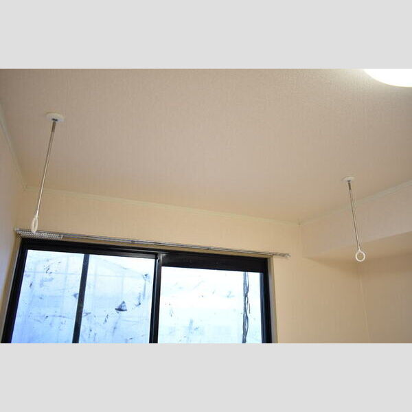 ハイム美須101号室 室内物干し