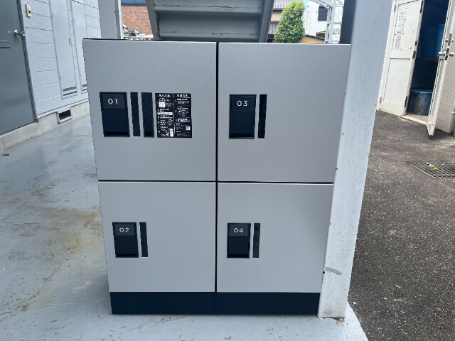 コリーヌ・F2階 ポスト