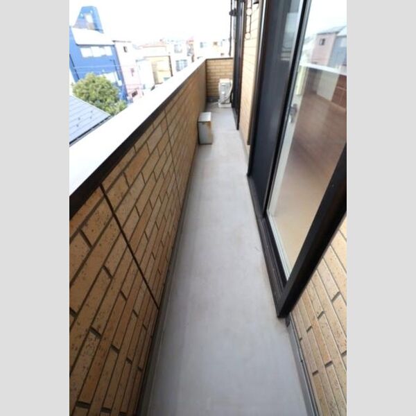 ロイヤルティアラⅡ・ⅢⅡ301号室 バルコニー