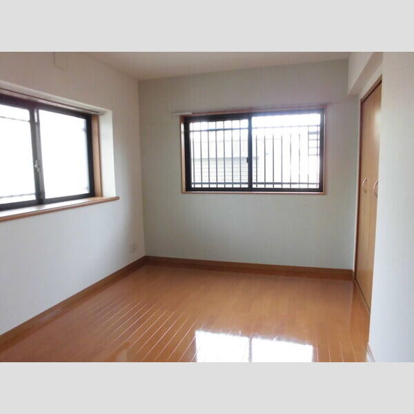 パストラルピア101号室 東側洋室♪