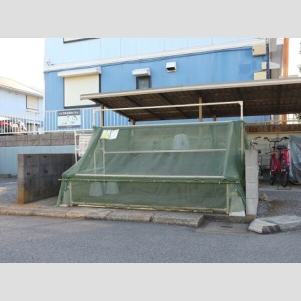 パールハイツ米村 敷地内ゴミ置場