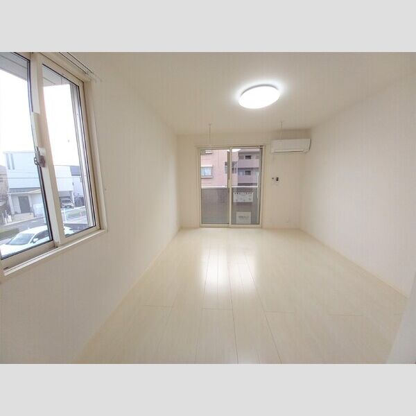 ロイヤルヒル越谷 洋室